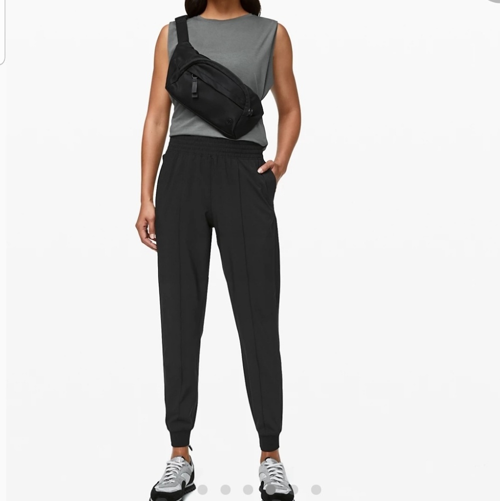 Lululemon wanderer jogger